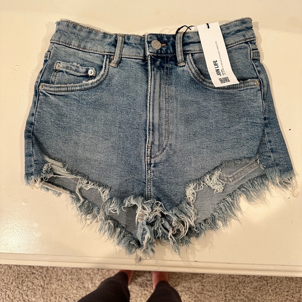 Zara denim shorts size 4 - $30